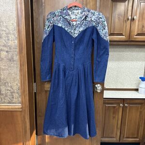 Vtg Via Sant Andrea Denim Shirt Dress Women Size 3/4 Floral Tapestry Cowgirl USA